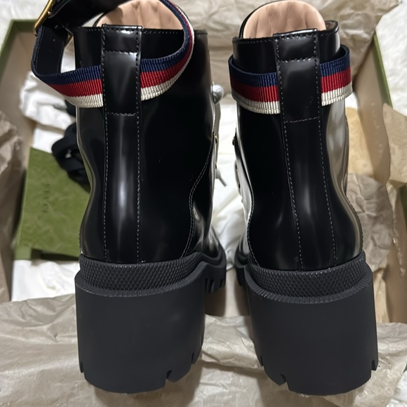 Gucci Sylvie Web Patent Leather Ankle Boot
Heel 55mm - Picture 11 of 11